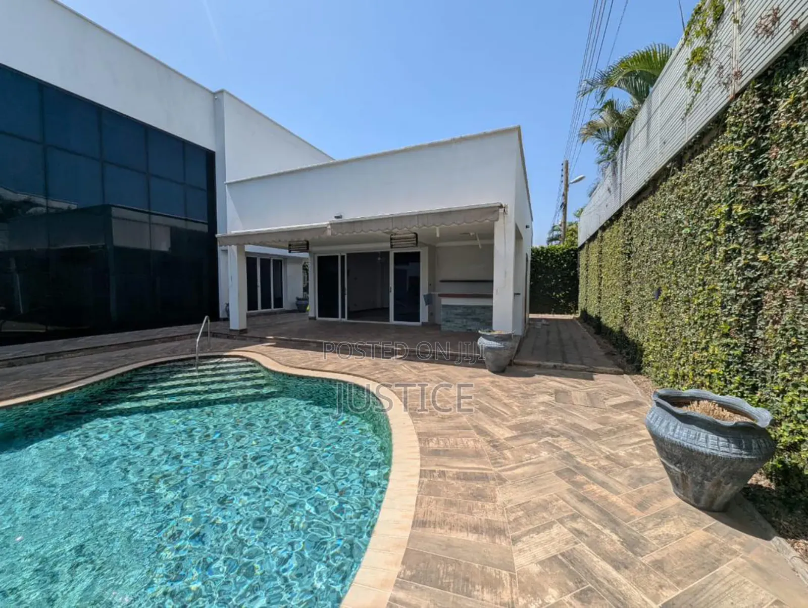 4bdrm Mansion in Airport Hills Estate for sale