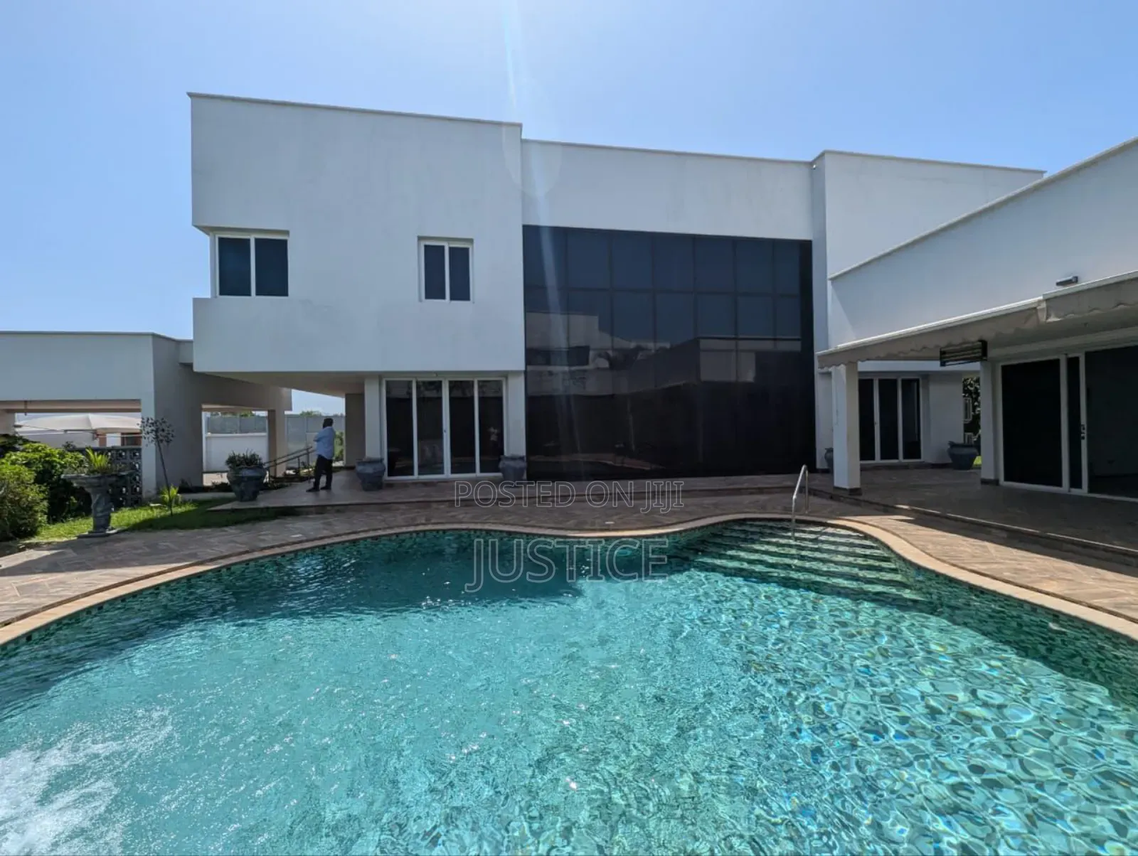 4bdrm Mansion in Airport Hills Estate for sale