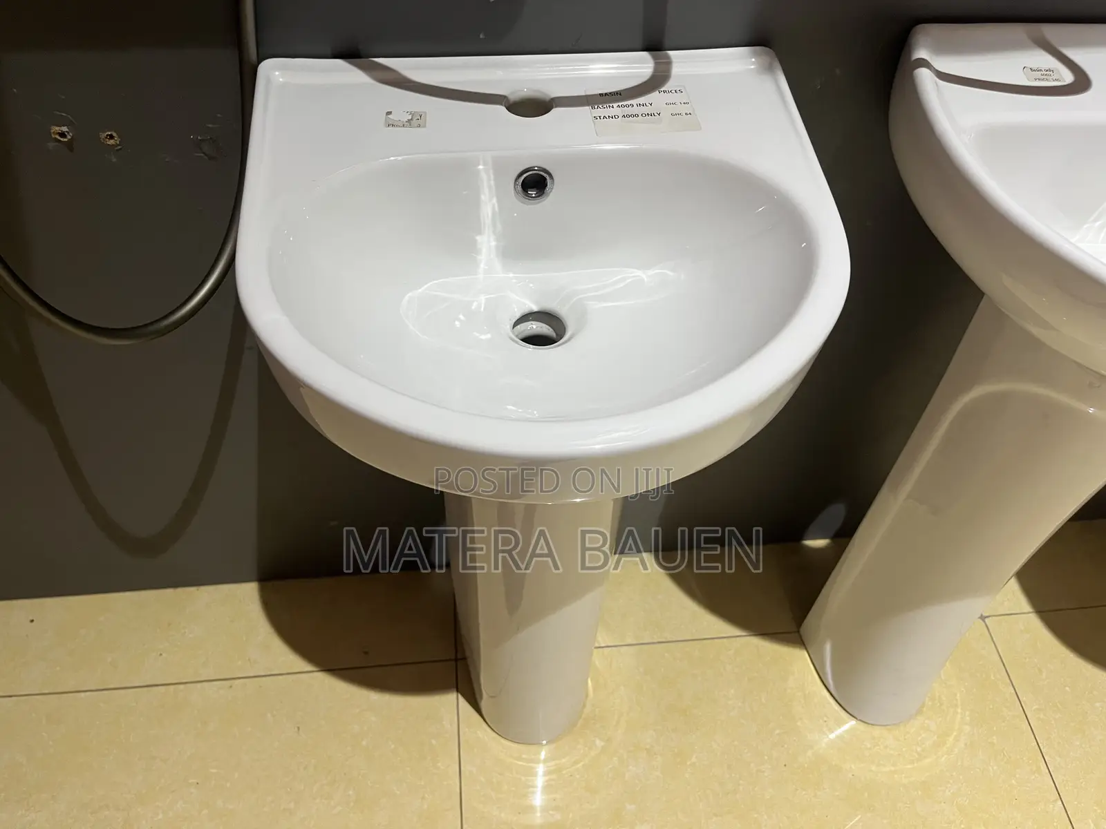 Modern Hand Wash Basin With Pedestal 4009