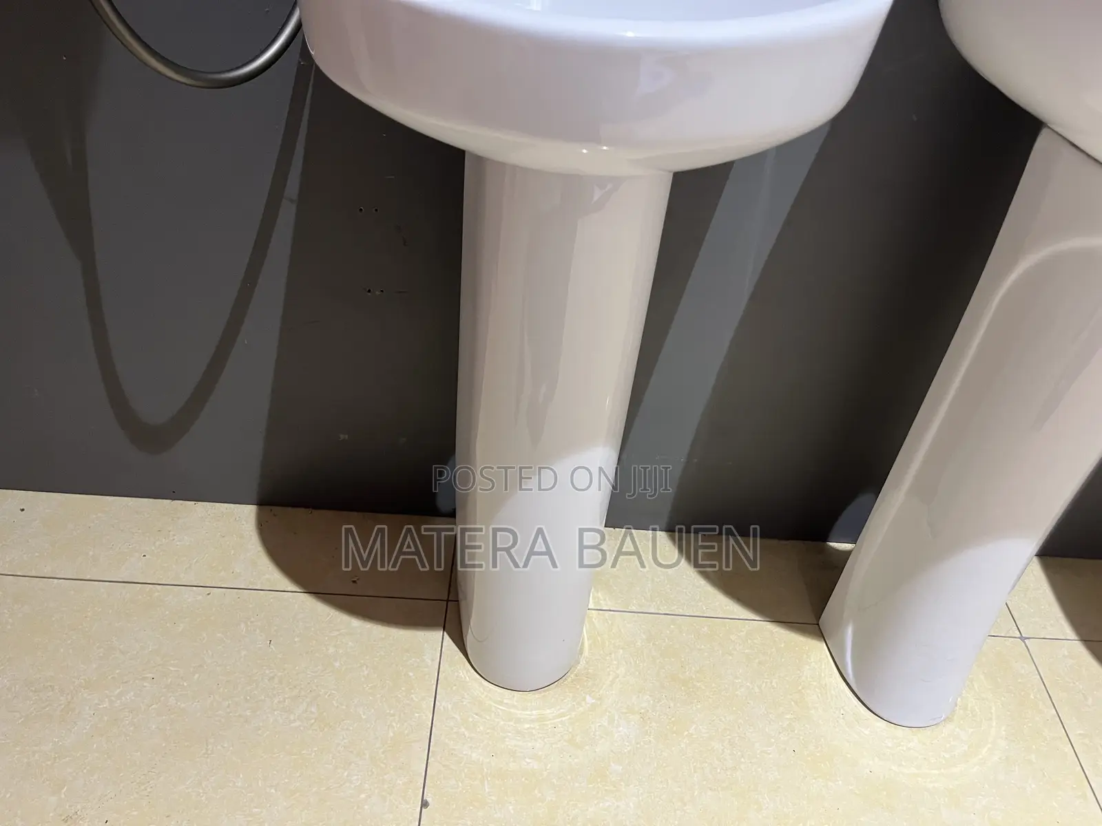 Modern Hand Wash Basin With Pedestal 4009