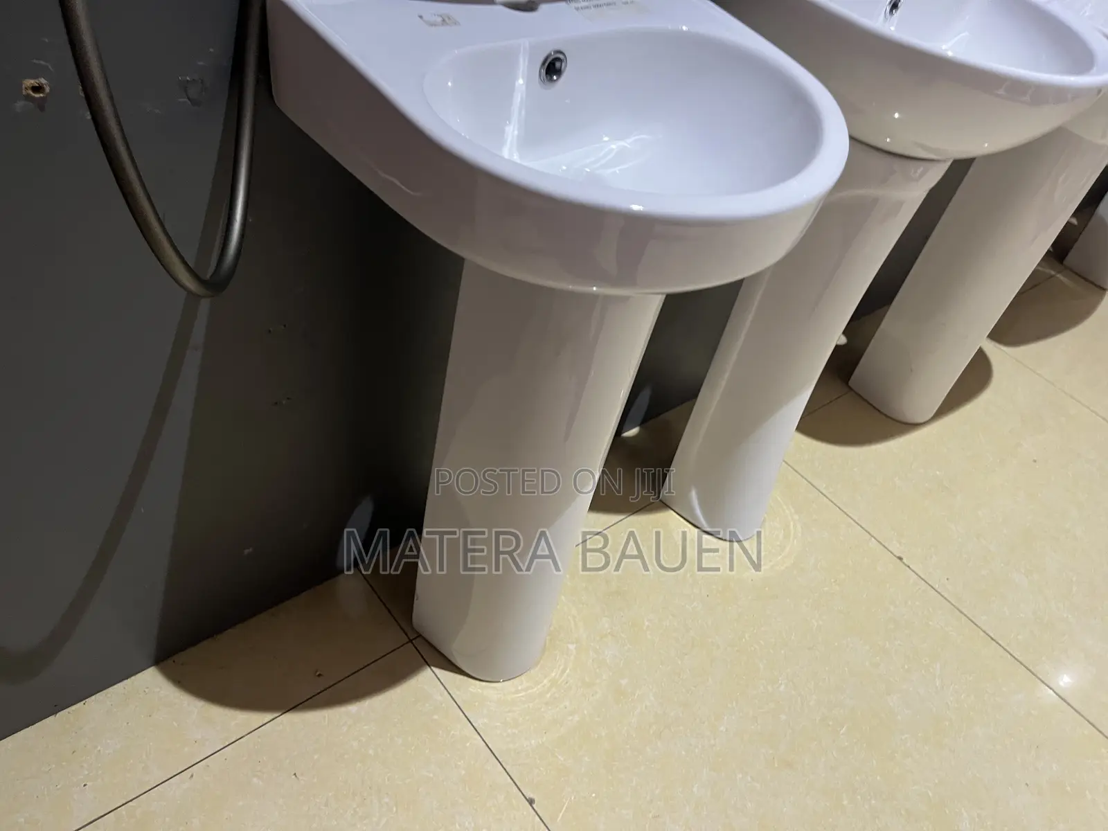 Modern Hand Wash Basin With Pedestal 4009