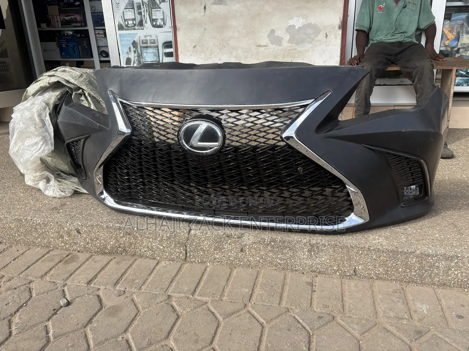 Corolla 2013 Lexus Speck Bumper