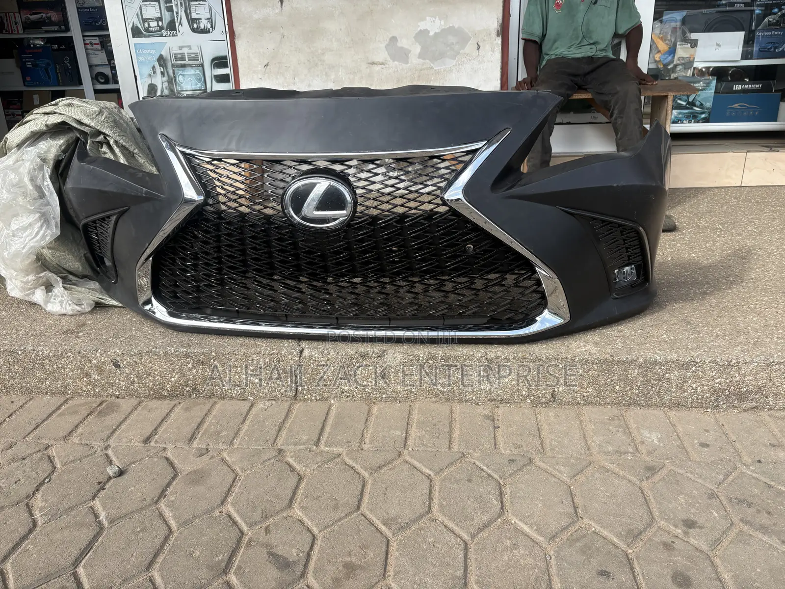 Corolla 2013 Lexus Speck Bumper