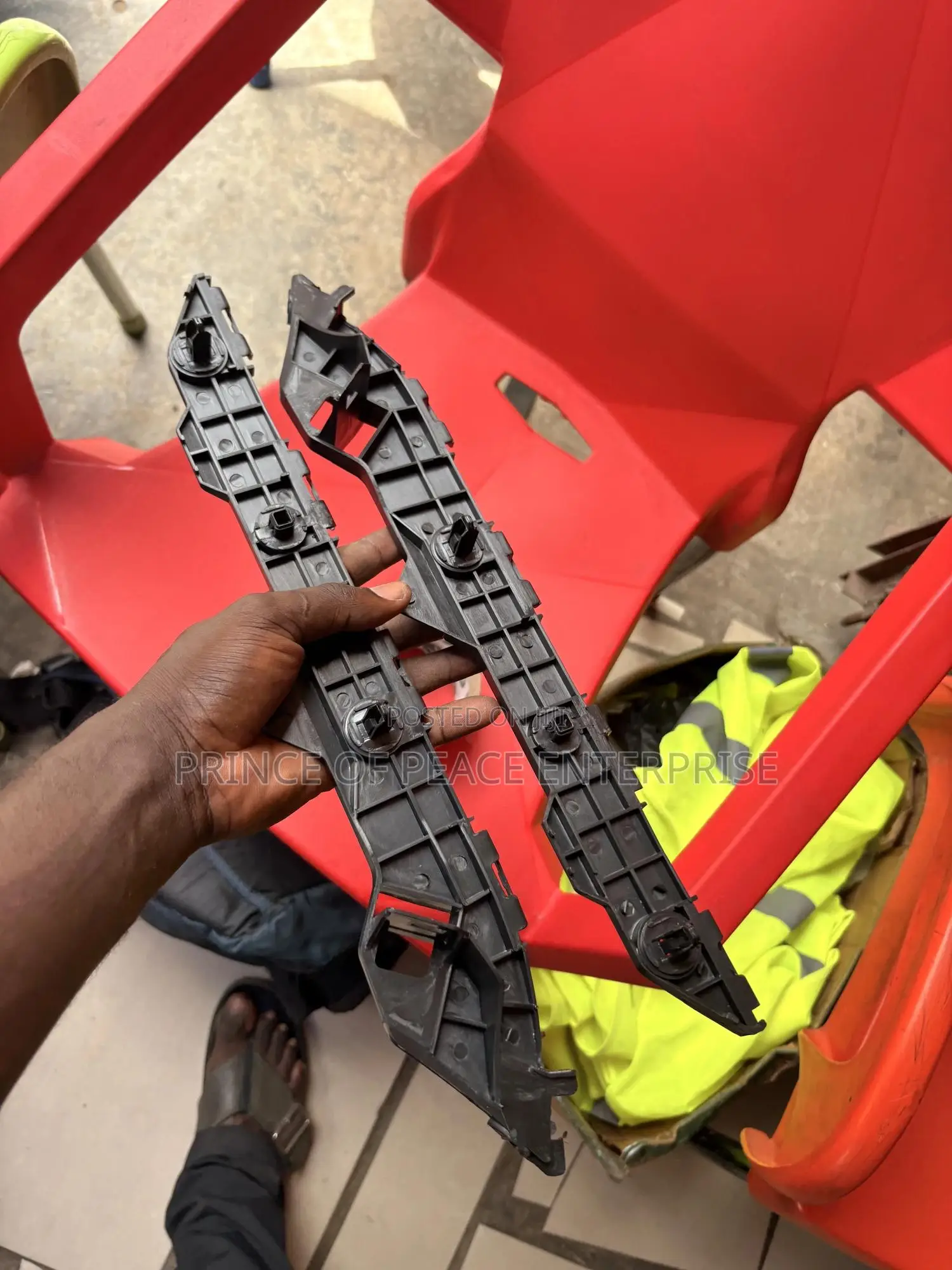 Toyota Corolla 2009 2010 2011 Back Bumper Lockers or Bracket