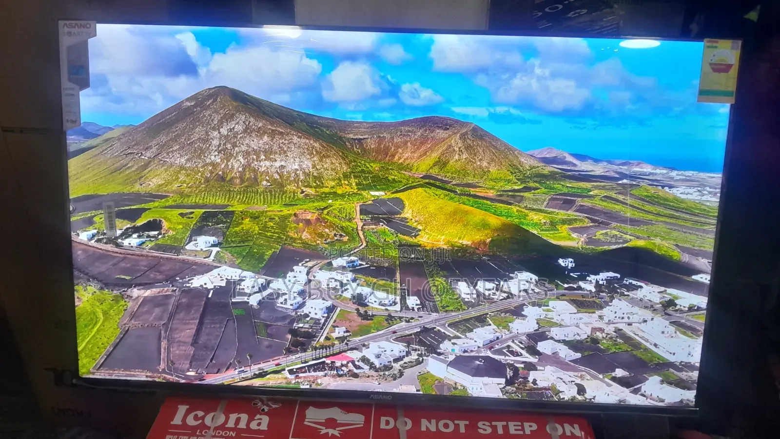 Dive Into Detail With Ansano 50-Inch Screen
