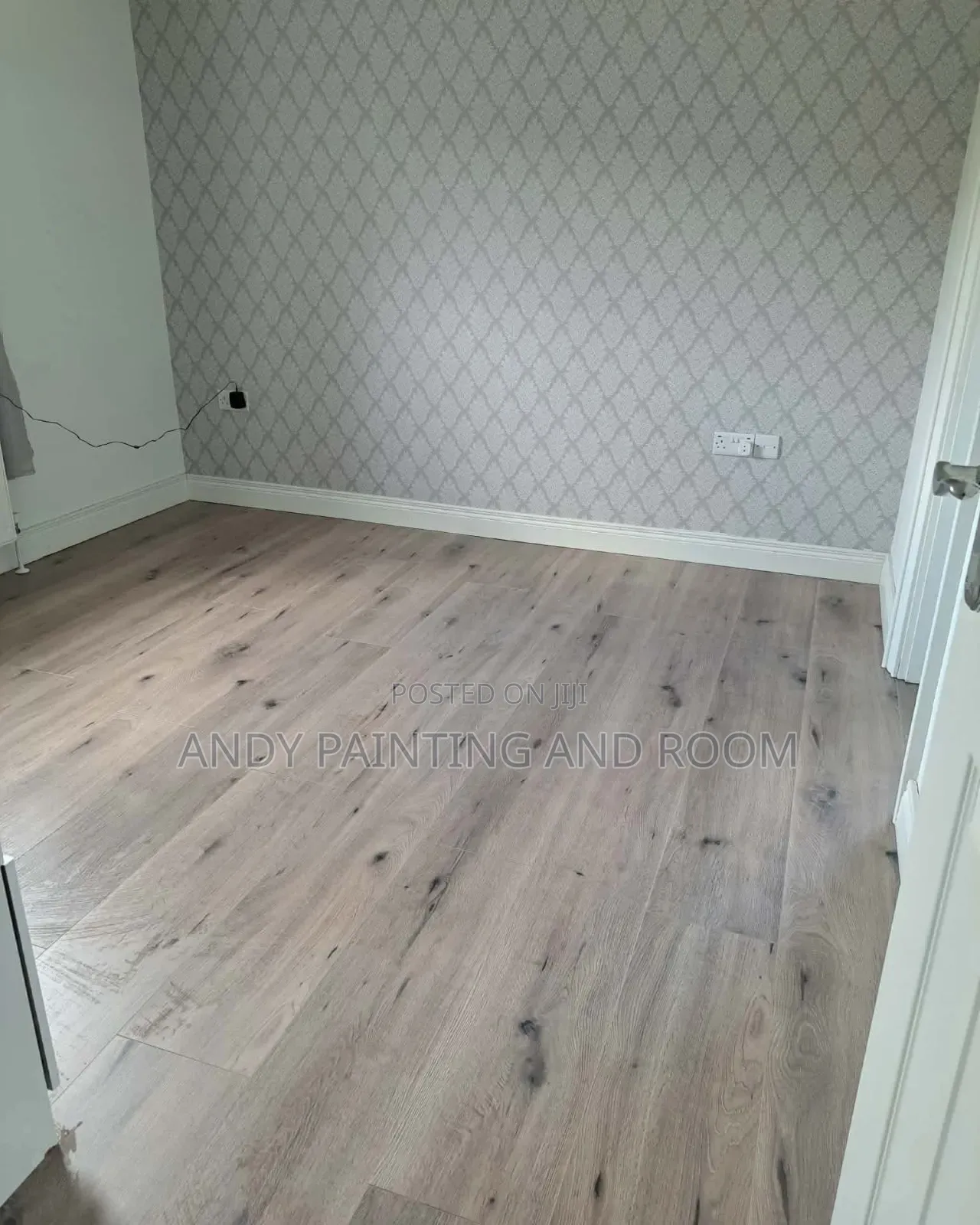 Boss Vinyl Flooring Installer