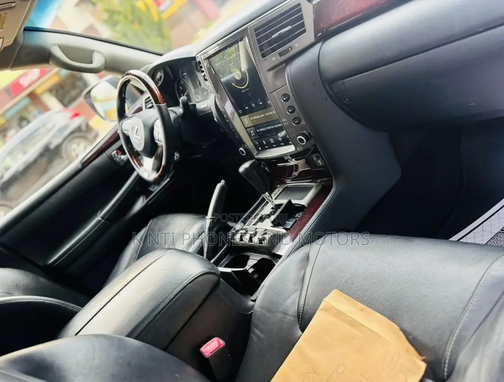 Lexus LX 570 AWD 2018 Gray
