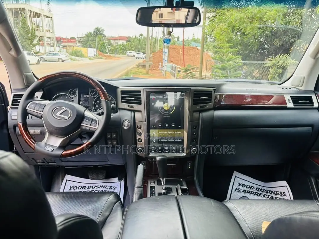 Lexus LX 570 AWD 2018 Gray
