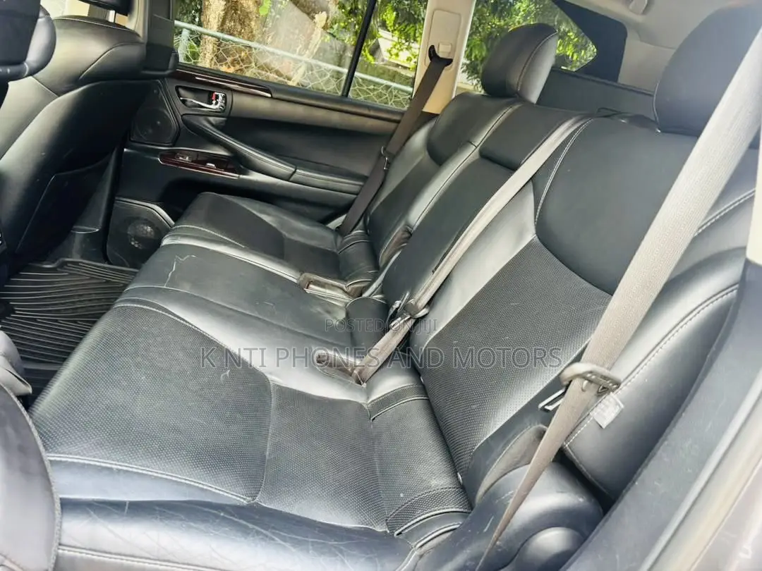 Lexus LX 570 AWD 2018 Gray