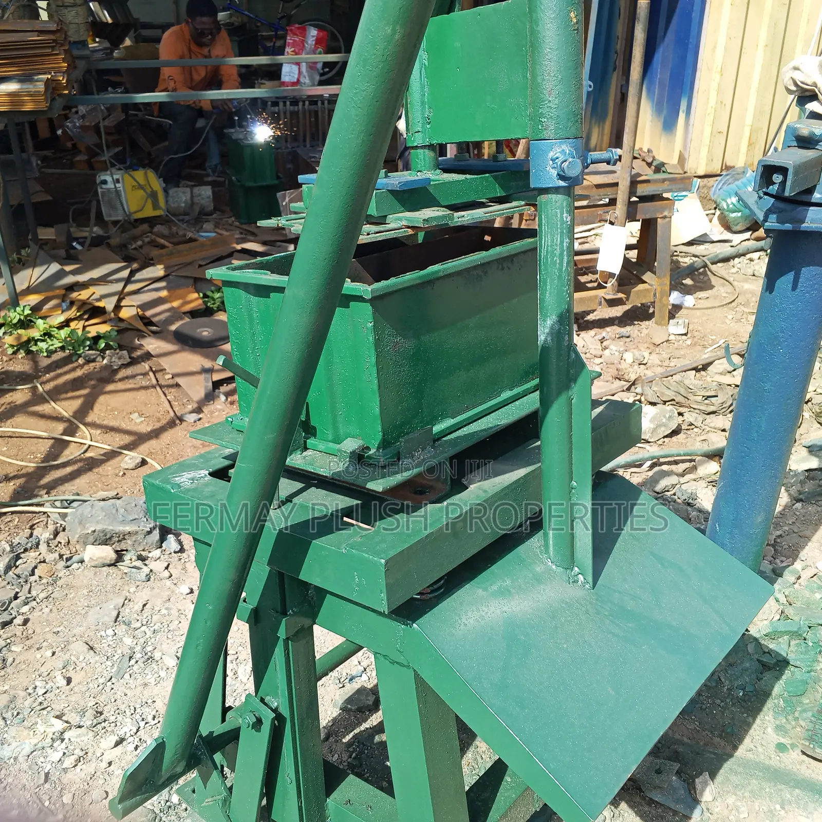 Good and Quick to Operate Block Machines
