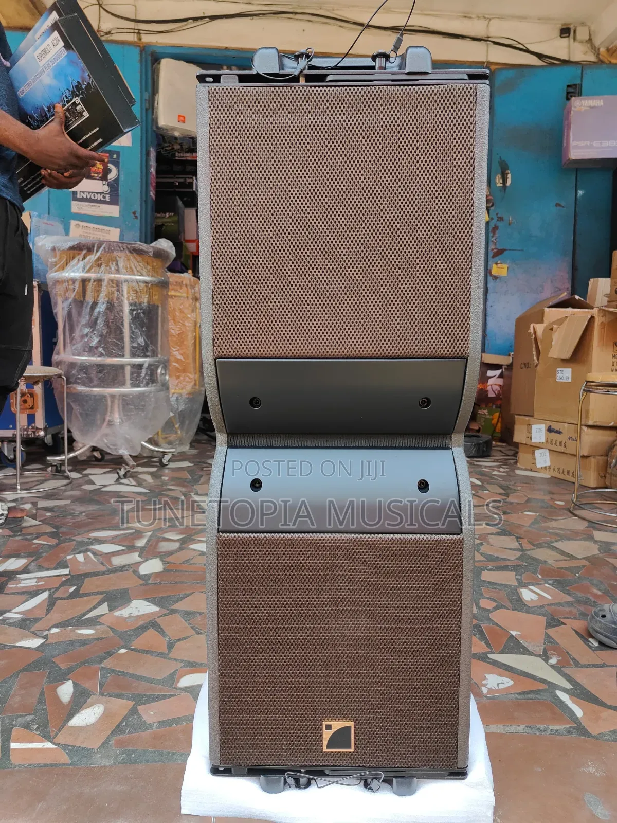 L-Acoustics Kara 210 Professional Line Array System Loudspeaker.