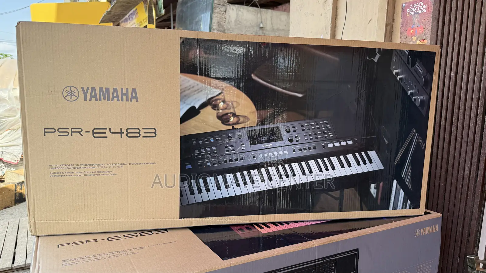 Yamaha E483 Keyboard