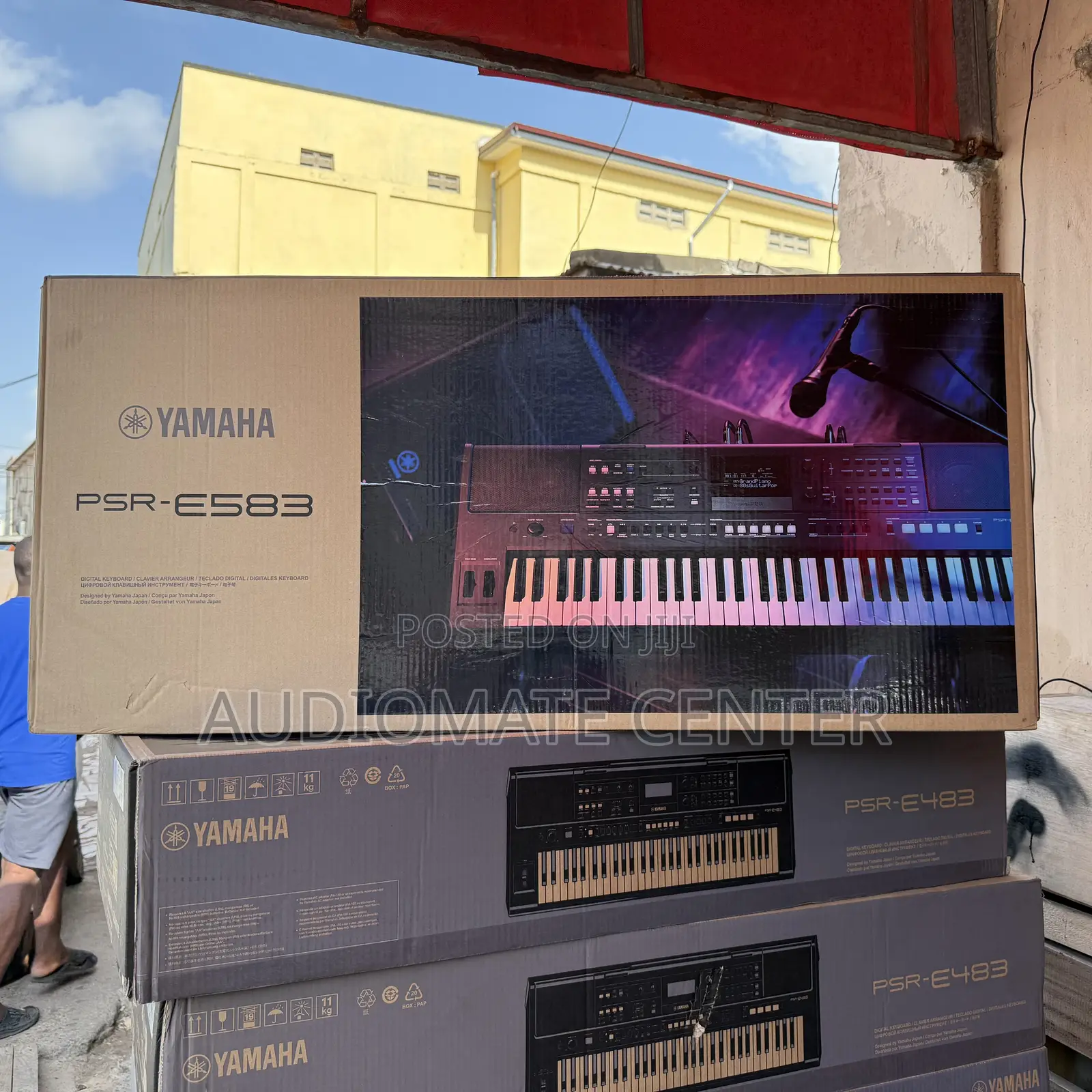 Yamaha E583 Keyboard