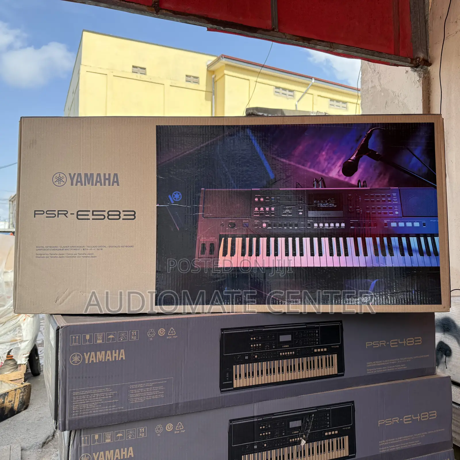 Yamaha E583 Keyboard