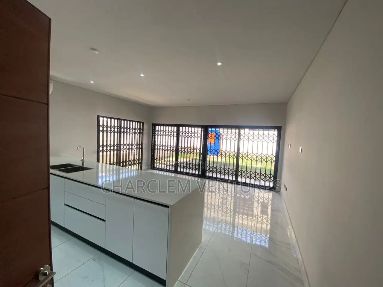 4bdrm Townhouse / Terrace in Charclem Ventures, Accra Metropolitan