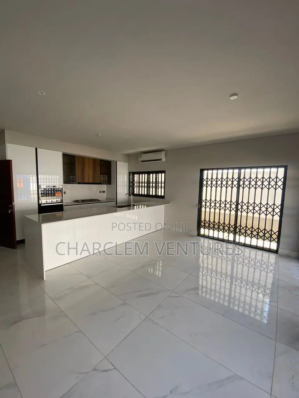 4bdrm Townhouse / Terrace in Charclem Ventures, Accra Metropolitan