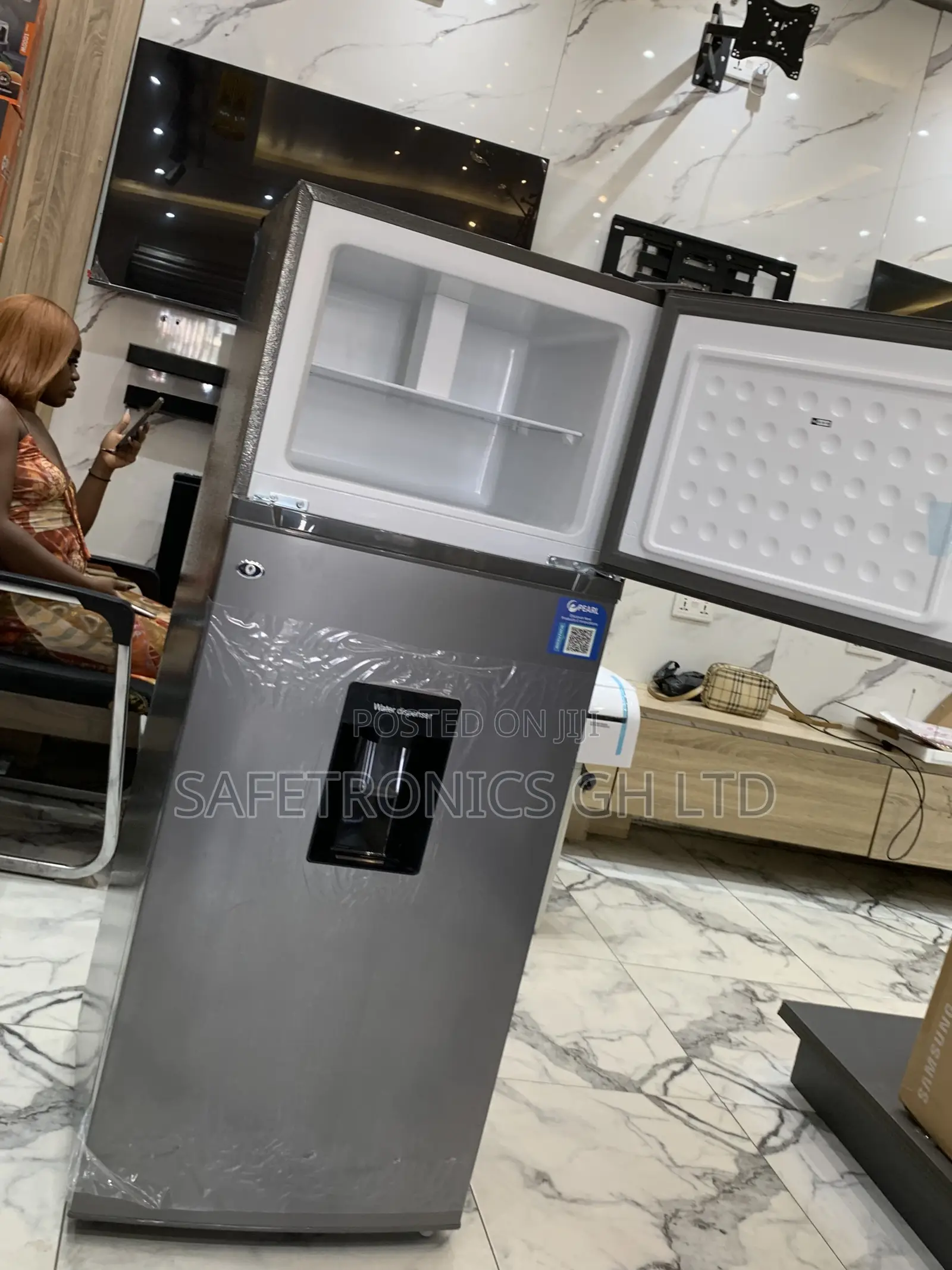 Neatly Sealed Pearl Pf-262tix-1a 165-Liter, Double-Door Top-Freezer