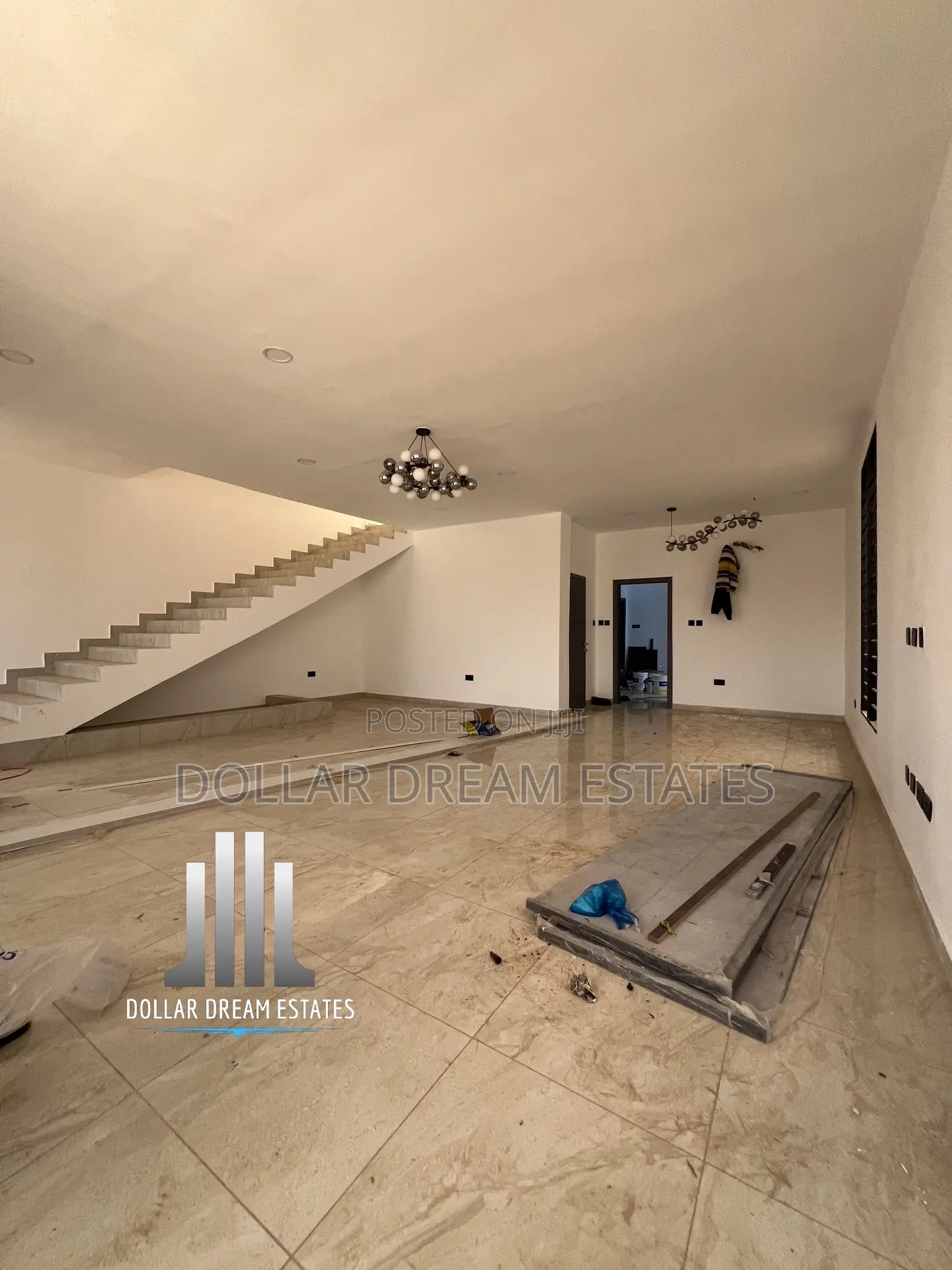 3bdrm House in Adjiriganor for sale