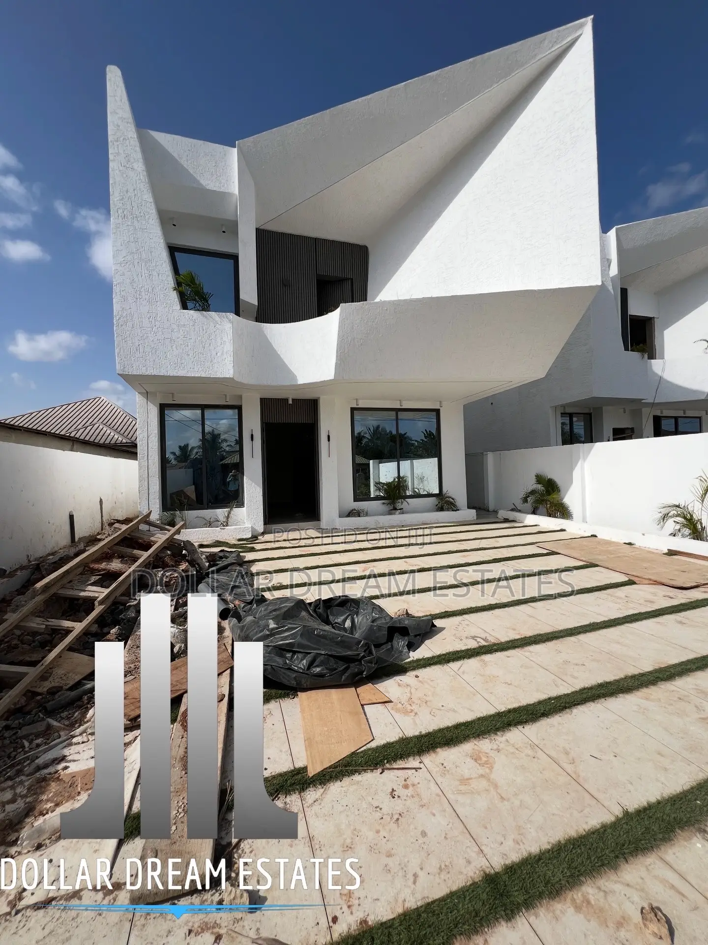 3bdrm House in Adjiriganor for sale
