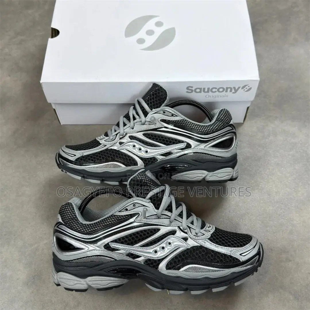 Saucony Progrid Omni 9 Sneaker (Black/Silver)