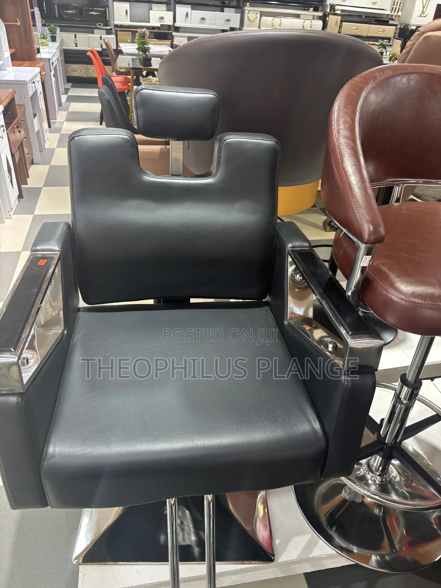 Barbering / Saloon Chair Black
