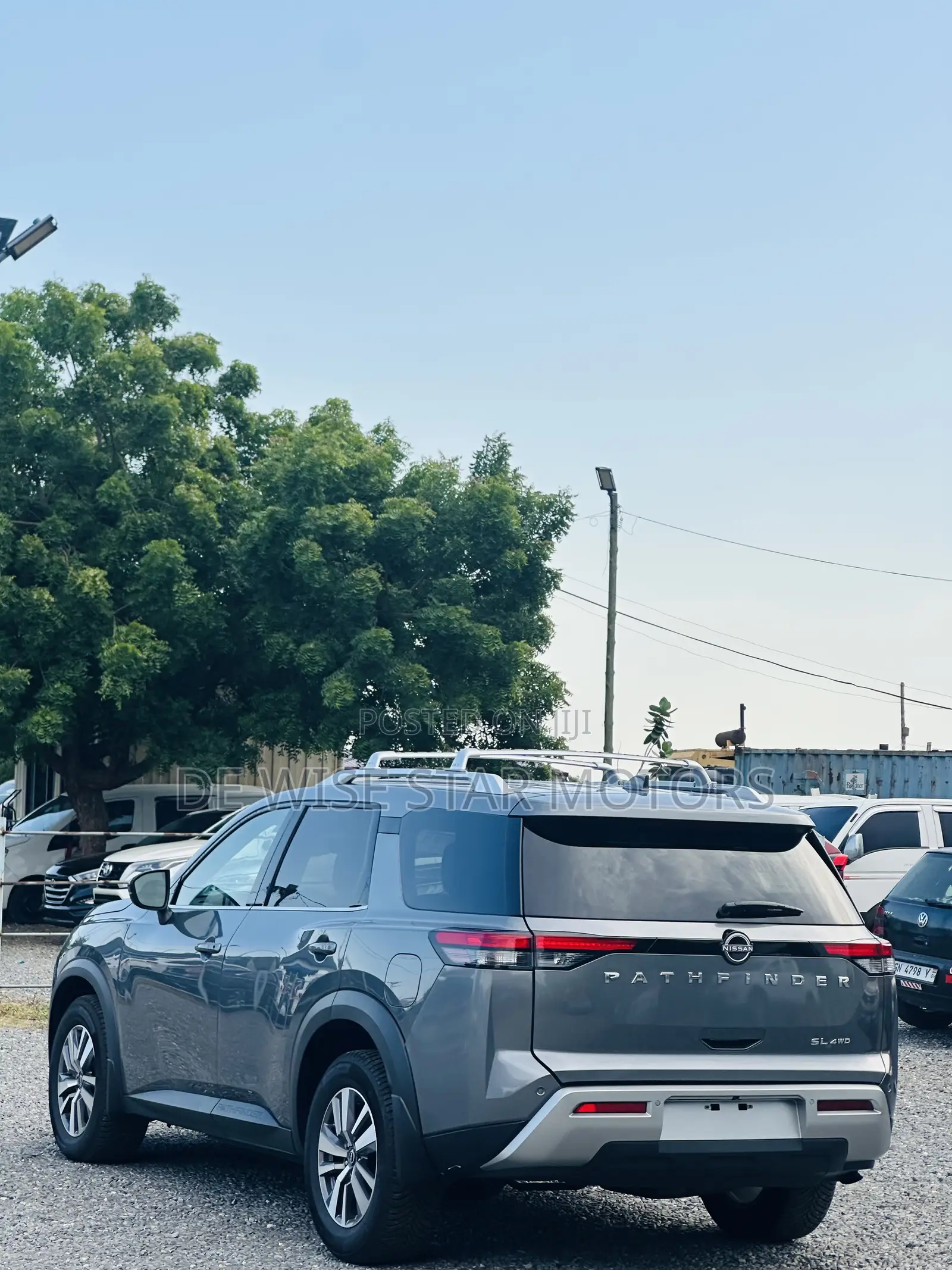 Nissan Pathfinder SL 2022 Gray