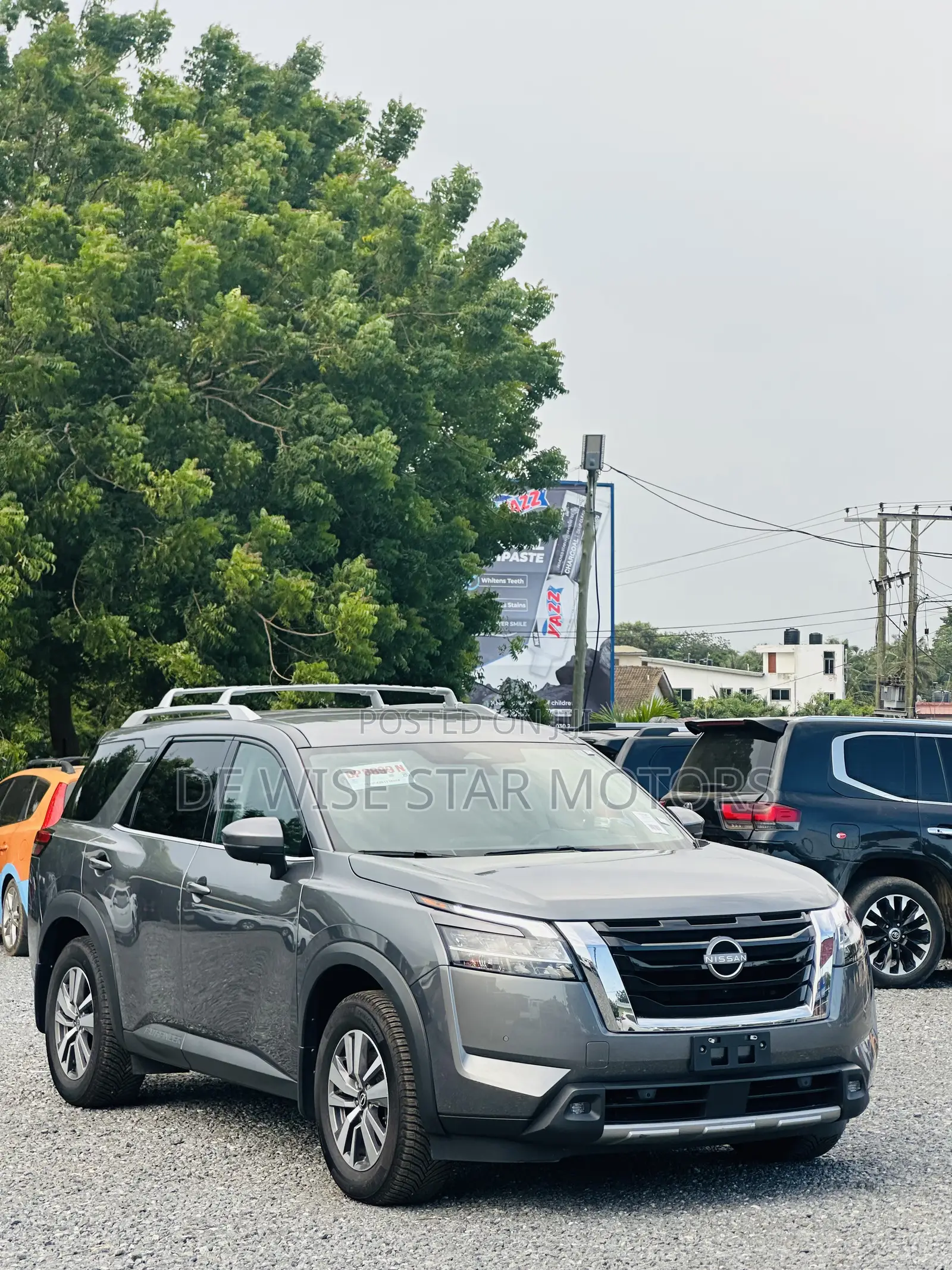 Nissan Pathfinder SL 2022 Gray