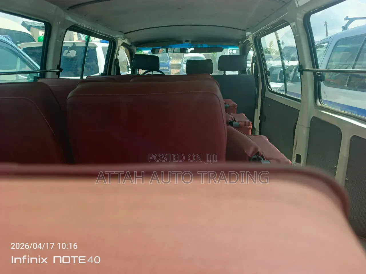 Toyota HiAce 2000 White