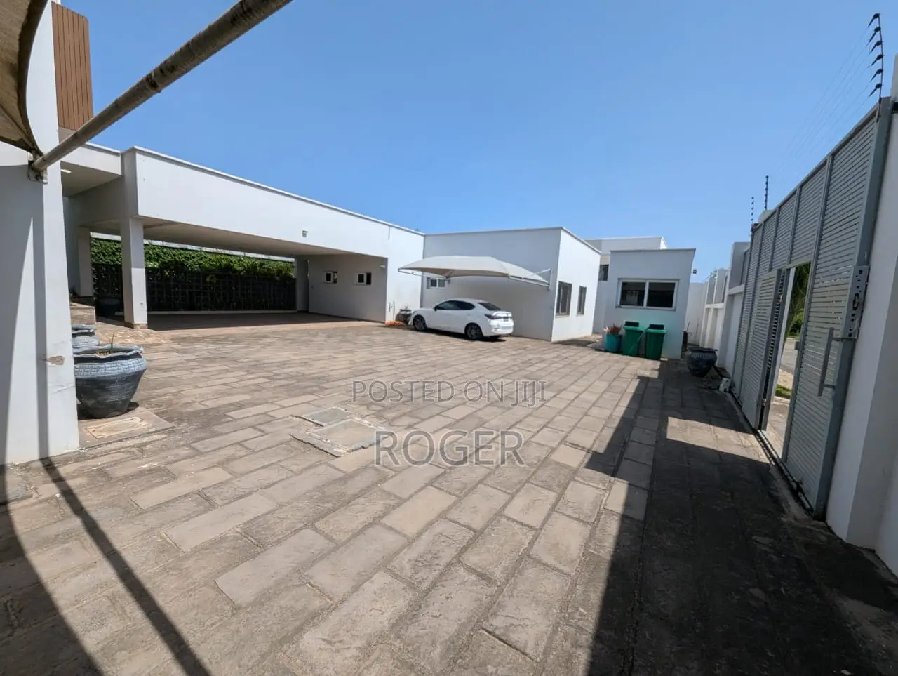 7bdrm House in Airport Hills for sale