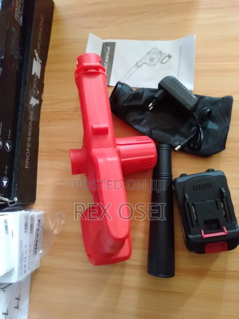 Blower With Batteries