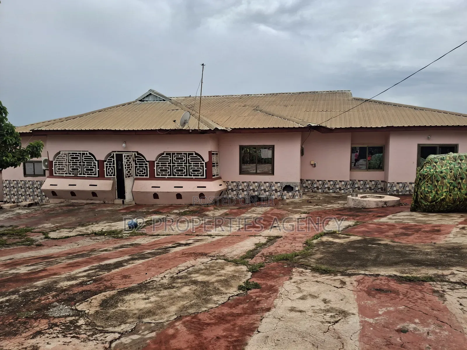 5bdrm House in B2 Properties Agency, Kumasi Metropolitan for sale