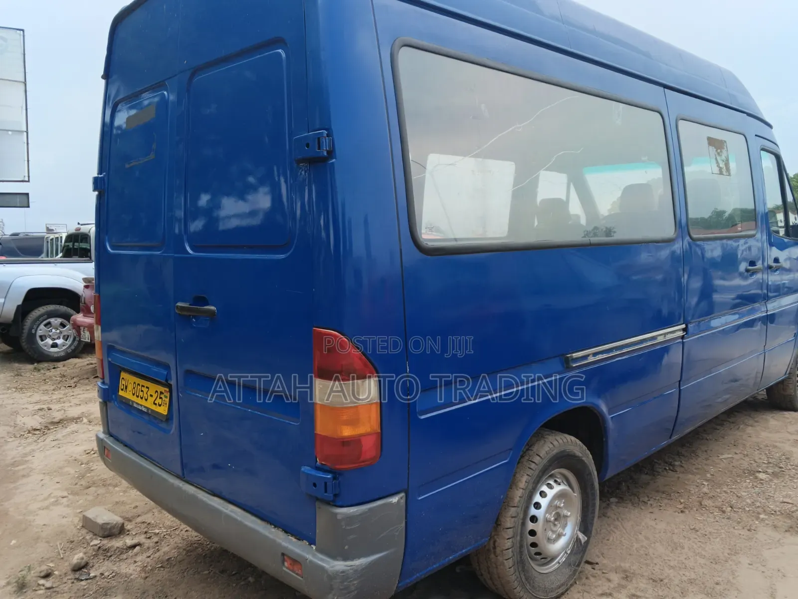 Mercedes-Benz Sprinter 2000 Blue