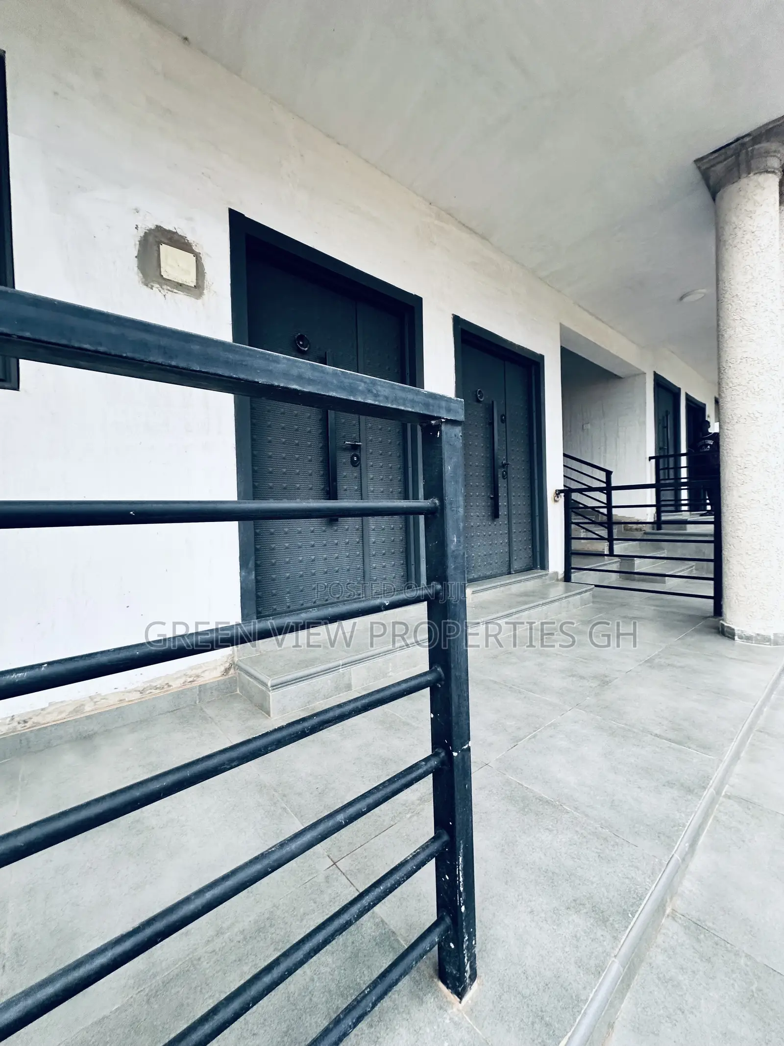 3bdrm Apartment in West Hills Mall Area for rent