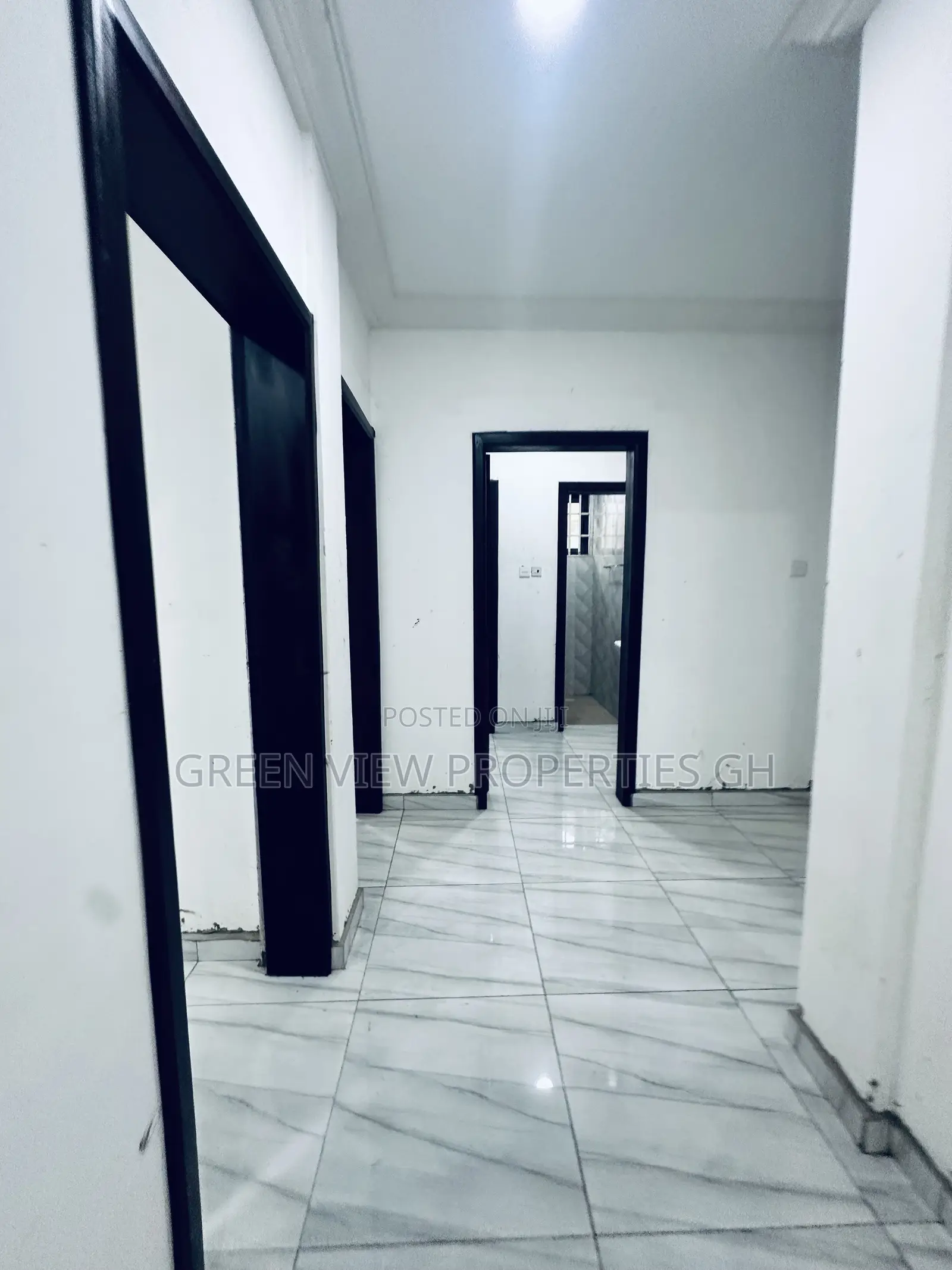 3bdrm Apartment in West Hills Mall Area for rent