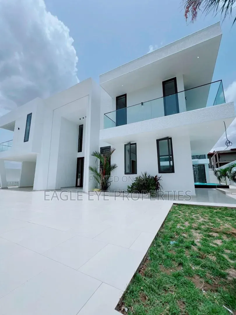 5bdrm House in Ghana Flag for sale