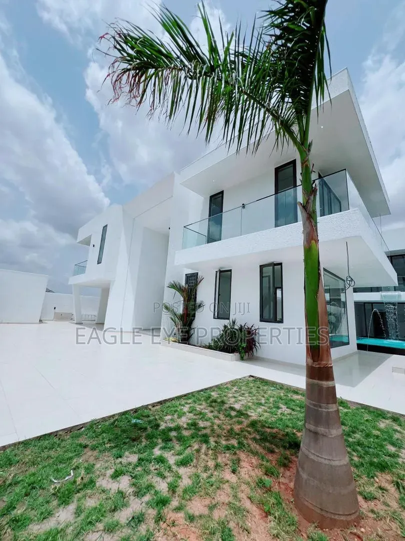 5bdrm House in Ghana Flag for sale