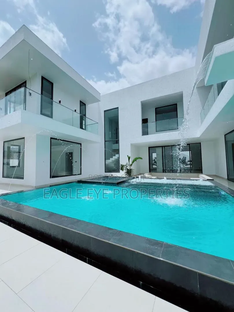 5bdrm House in Ghana Flag for sale