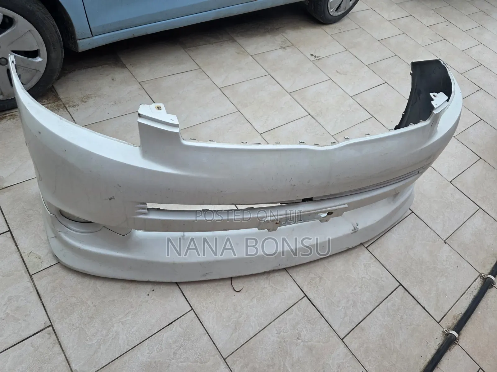 Voxy Front Bumper Complete With Fog Lights and Packing Sensor