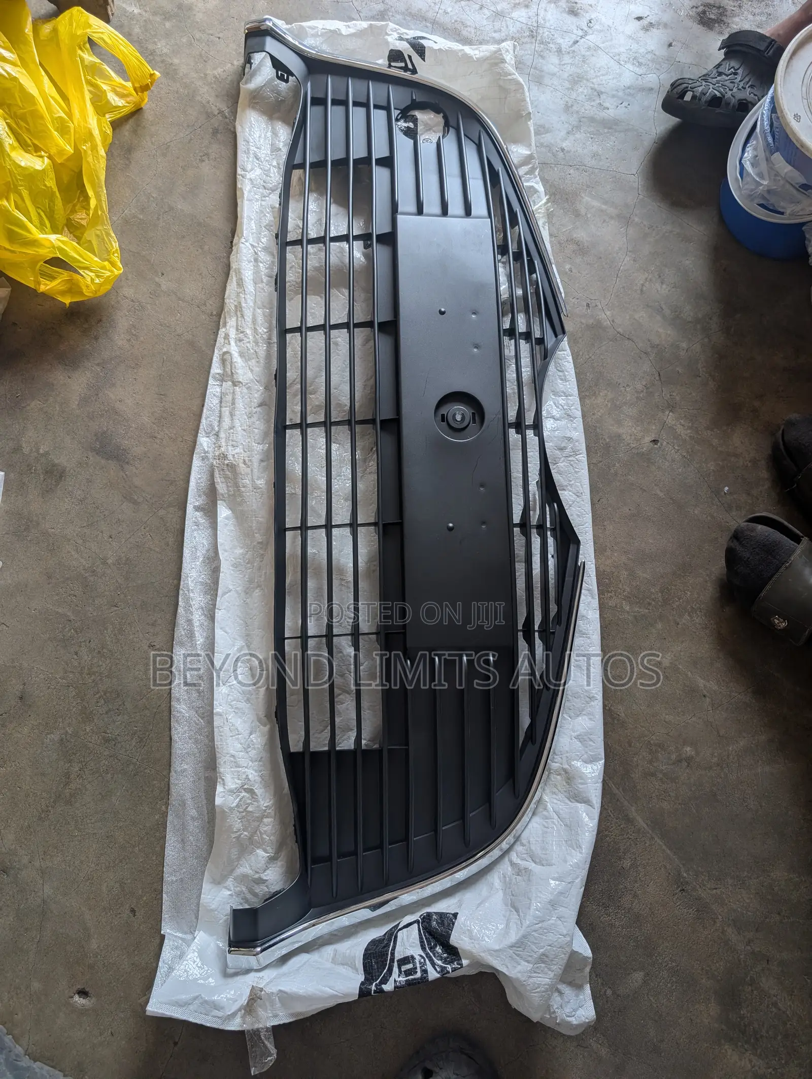 Toyota Yaris 2014,2016,2017,2018 Front Grille/ Front Shell