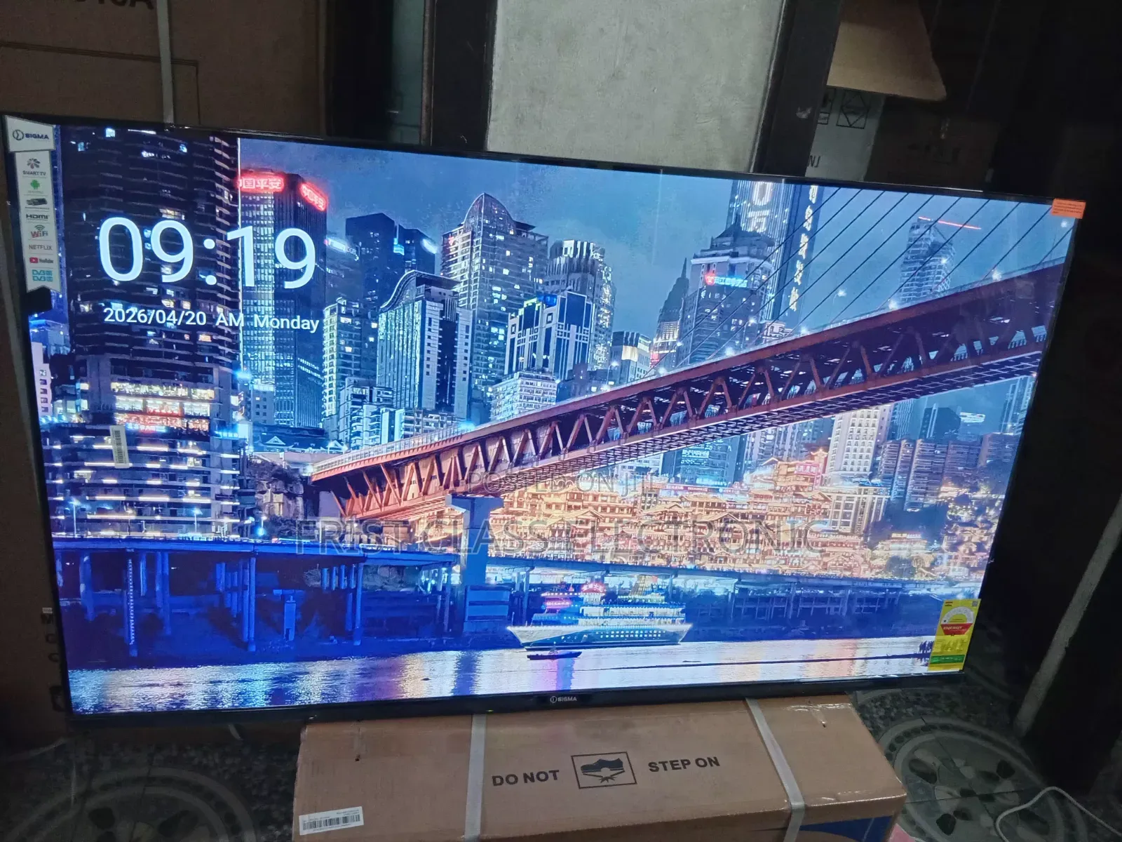Sigma 55 Uhd Tv Glow, Tv That Brightens Your Mood.