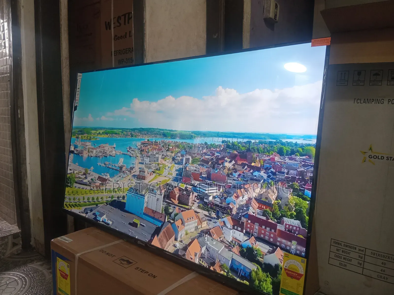 Sigma 55 Uhd Tv Glow, Tv That Warms Your Nights.