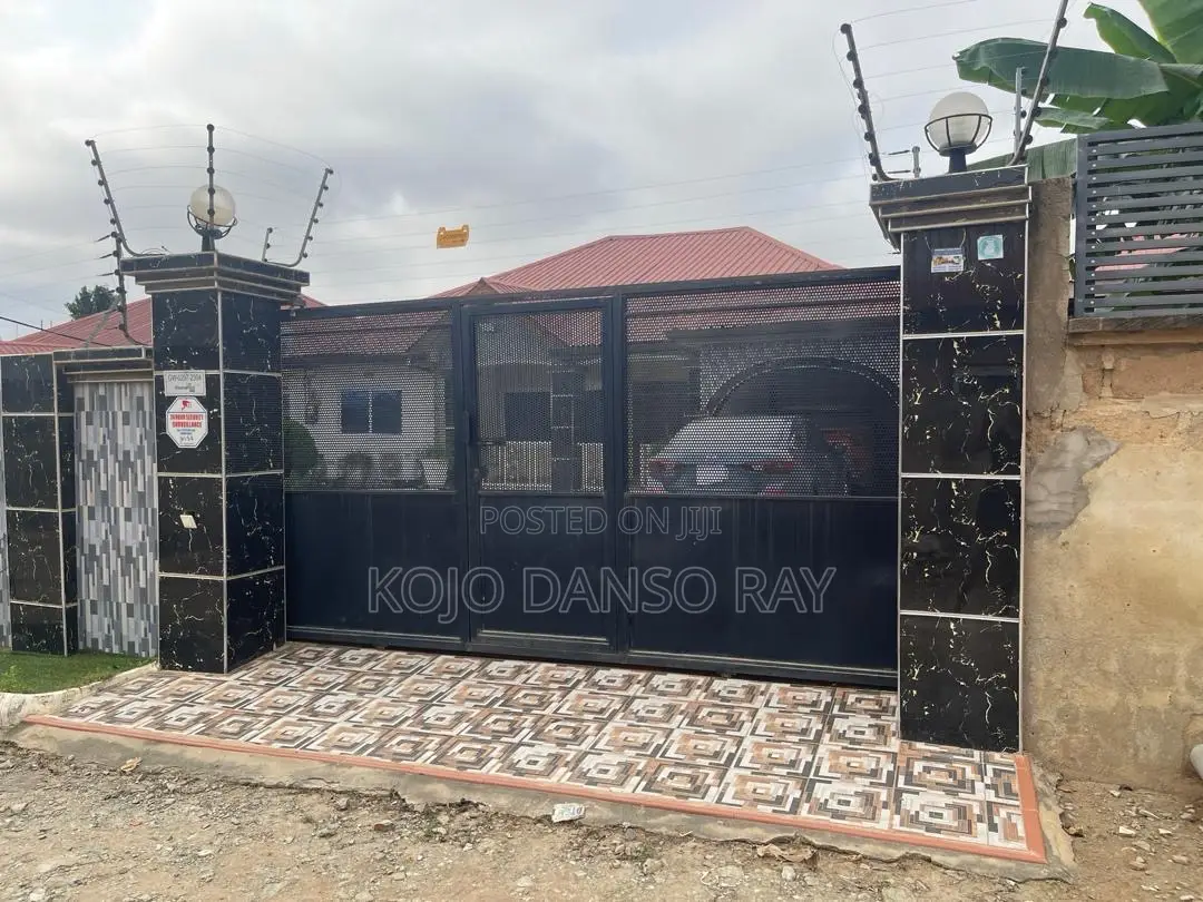 4bdrm House in Kwabenya for sale