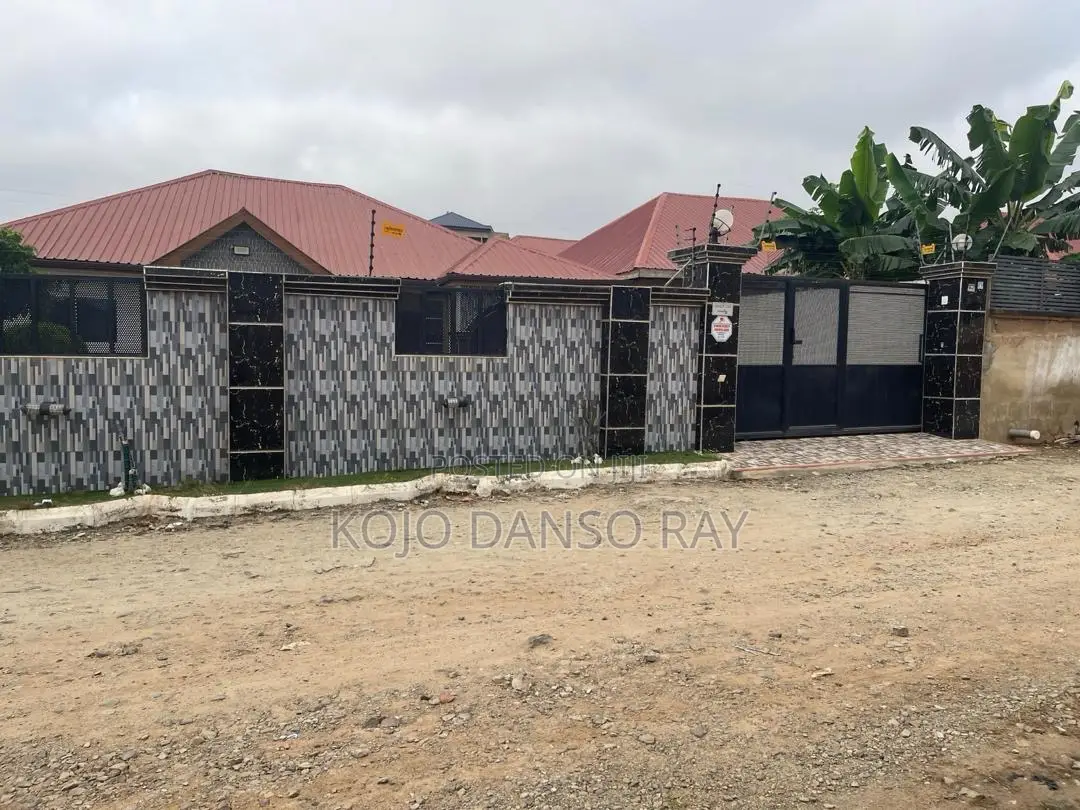 4bdrm House in Kwabenya for sale
