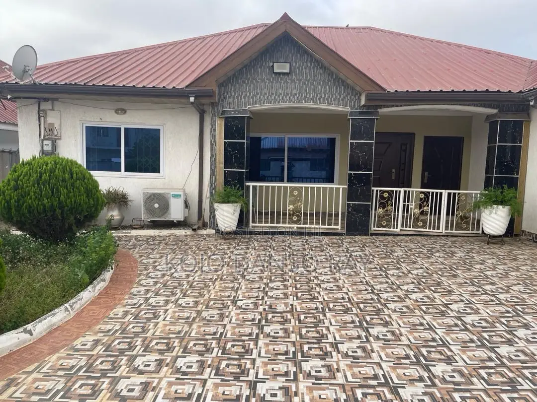 4bdrm House in Kwabenya for sale
