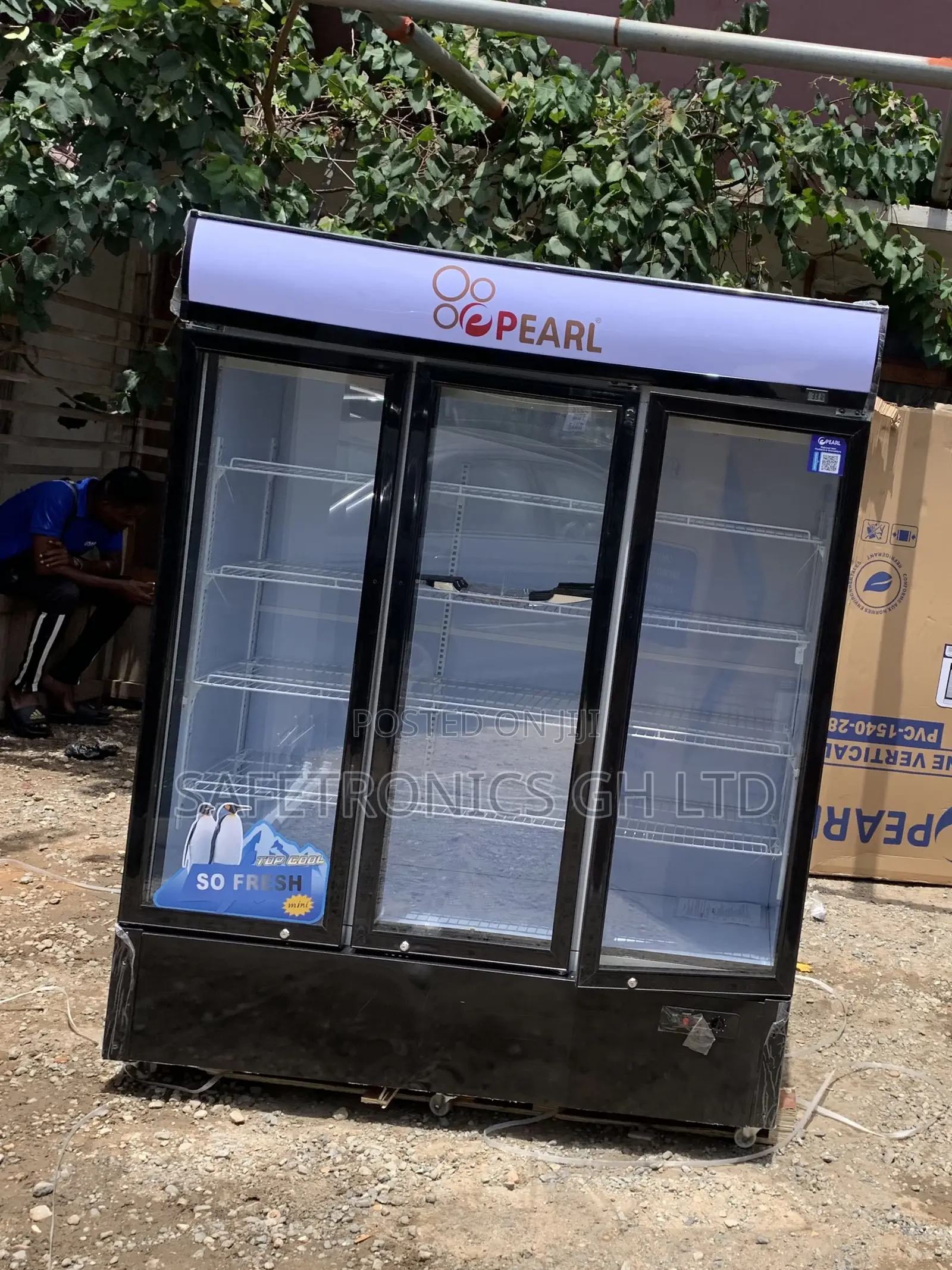 Brand New 950 Liters Pearl PVC-150 Display Refrigerator