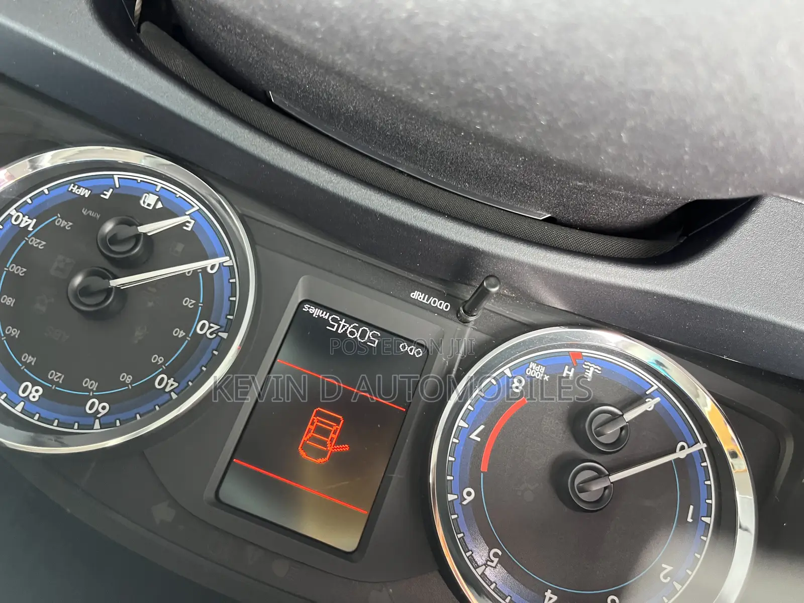 Toyota Corolla LE (1.8L 4cyl 2A) 2019 Silver