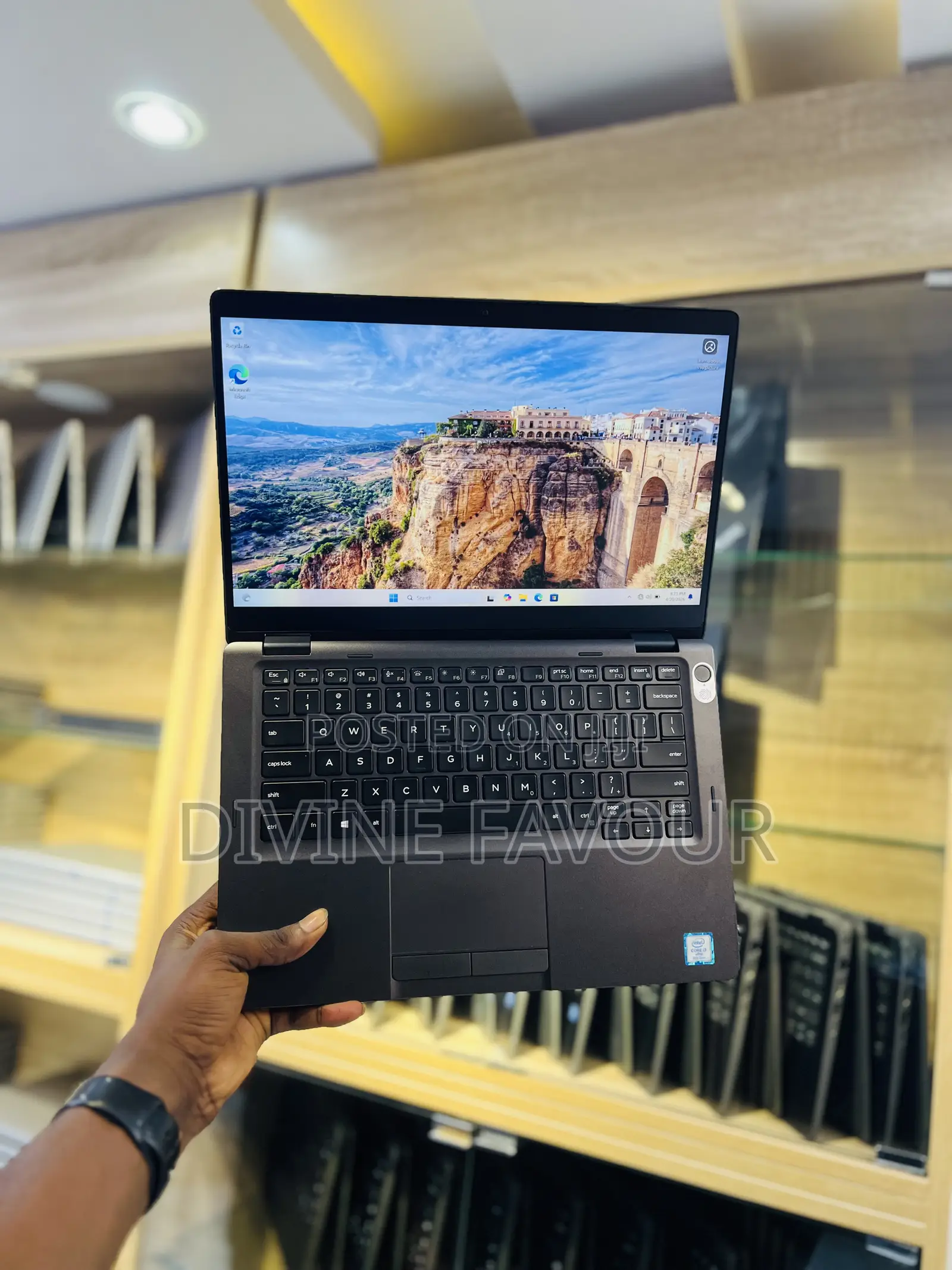 Laptop Dell Latitude 5300 8GB Intel Core i7 SSD 256GB