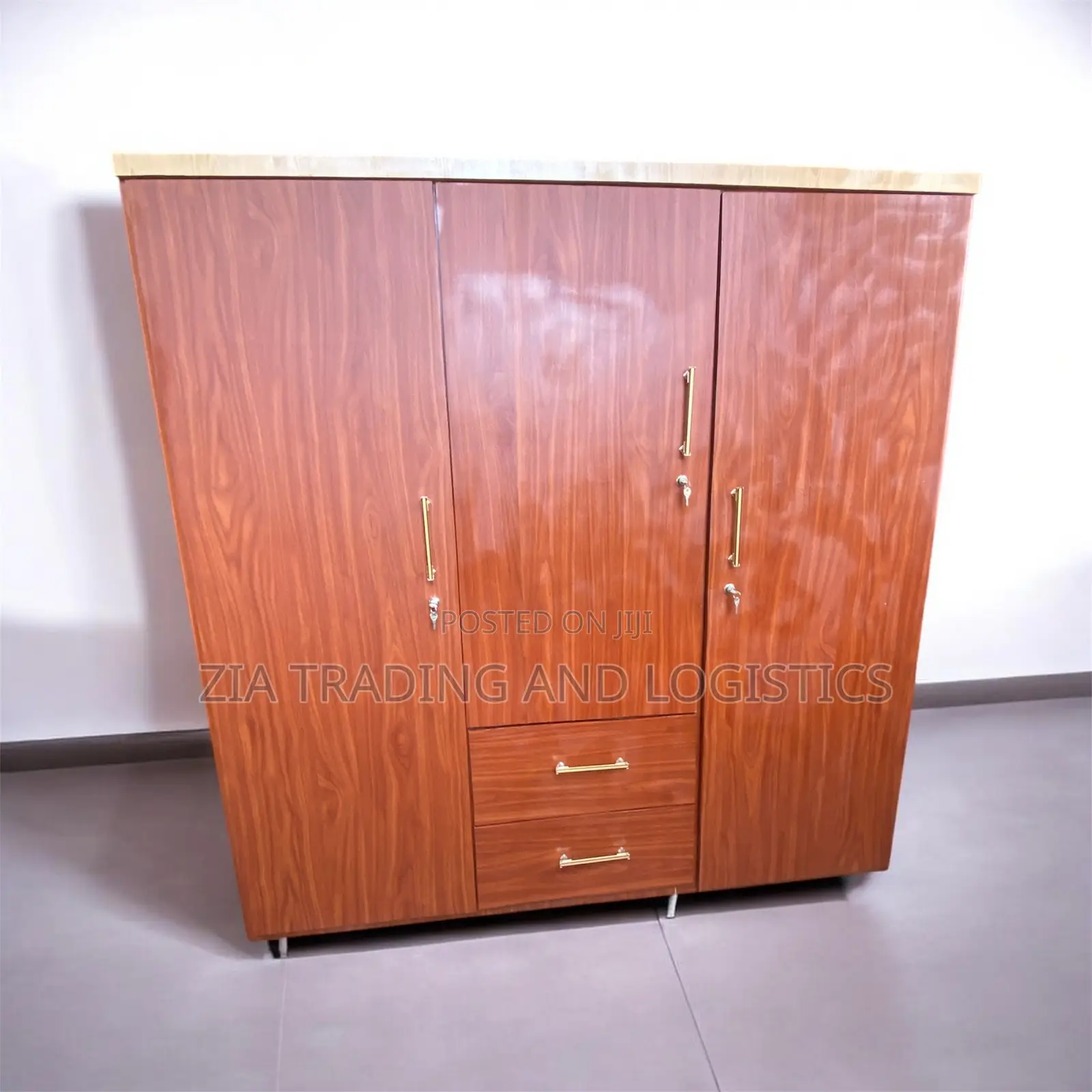 Spacious 3in1 Luxury Wardrobe With Locks-Maximum Storage,Modern Style