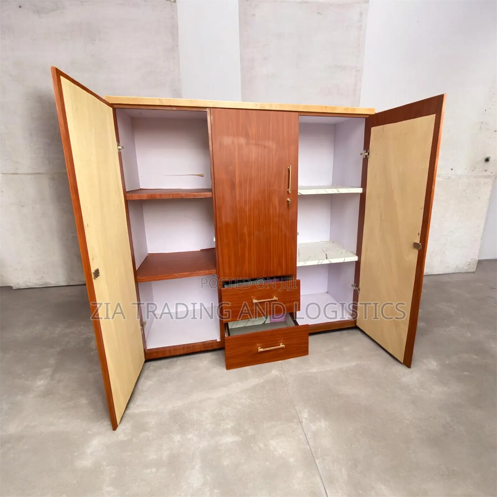 Spacious 3in1 Luxury Wardrobe With Locks-Maximum Storage,Modern Style