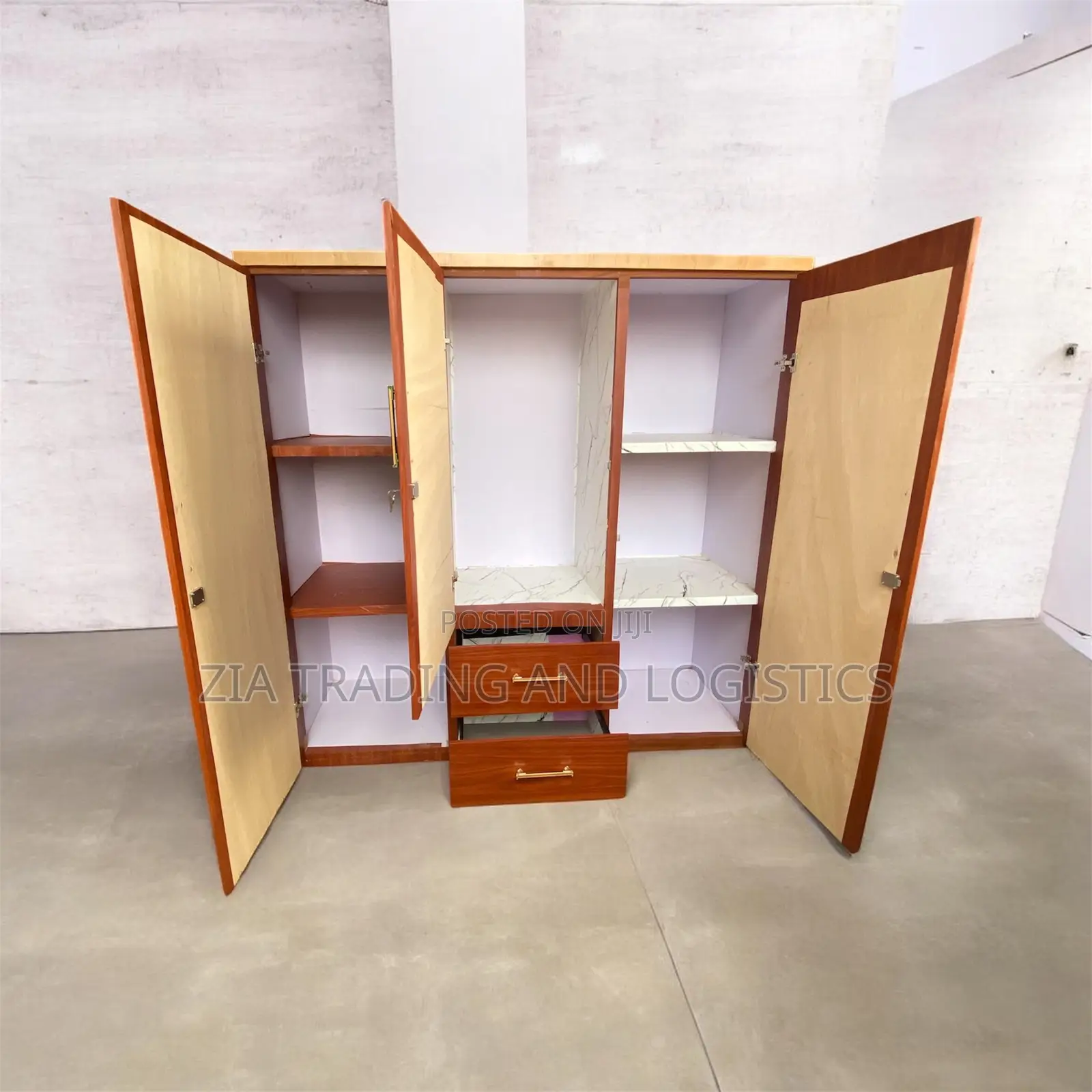Spacious 3in1 Luxury Wardrobe With Locks-Maximum Storage,Modern Style